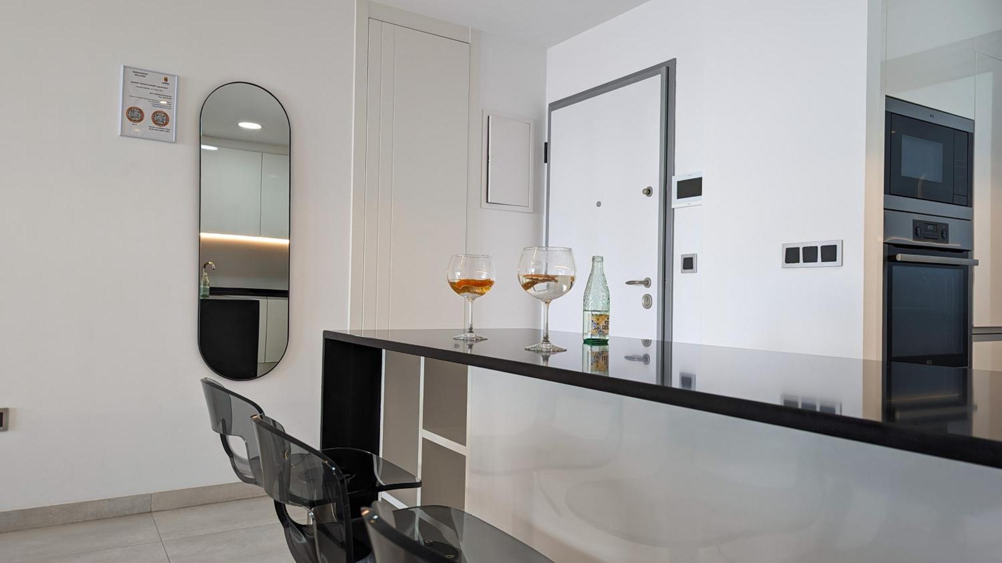 Sunset Waves Luxury Apartment Бенидорм Экстерьер фото