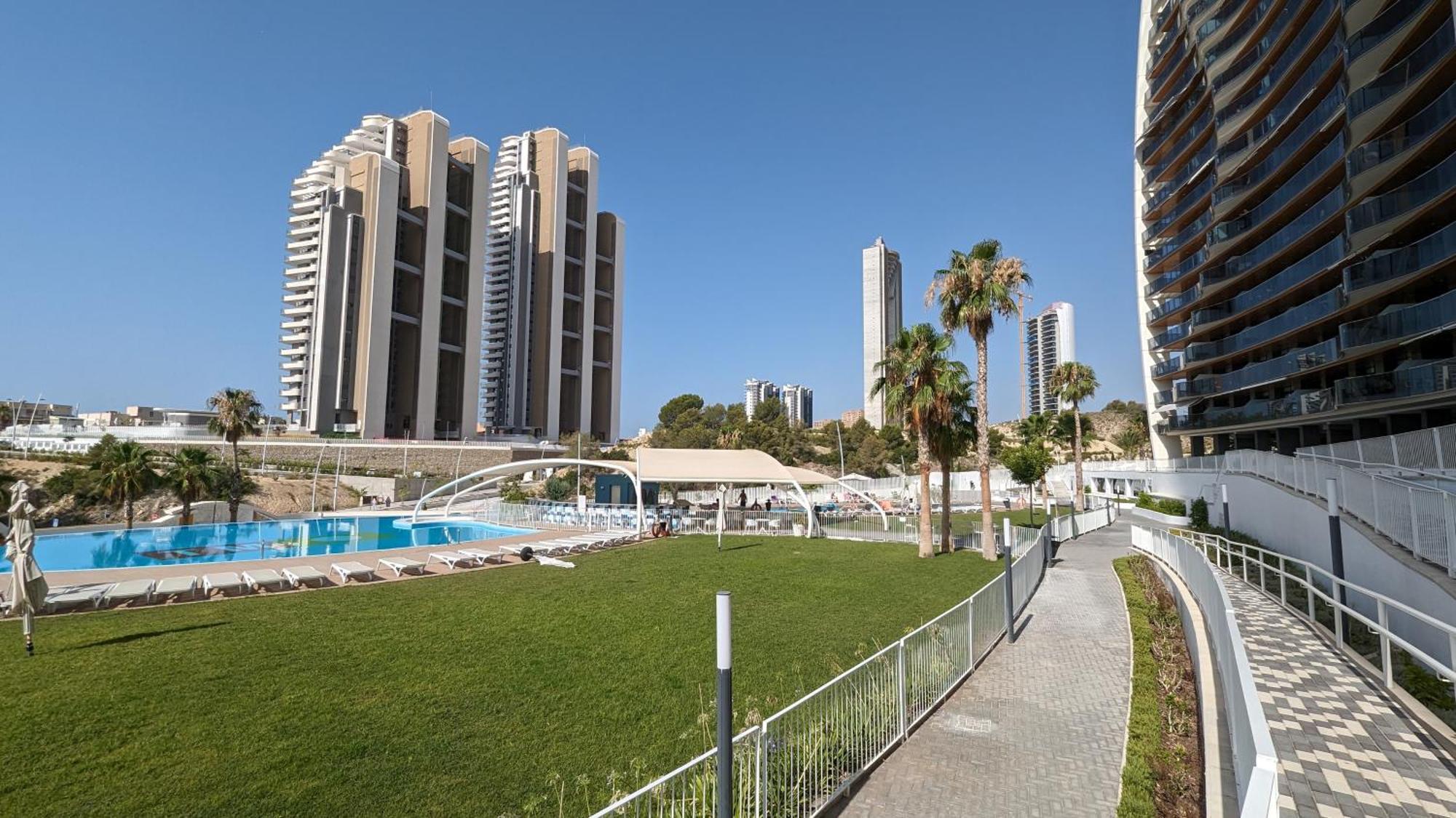 Sunset Waves Luxury Apartment Бенидорм Экстерьер фото